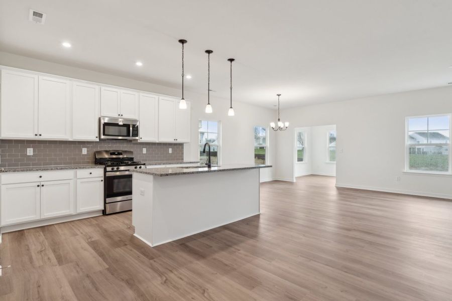 2- HHHunt Maxwell Kitchen Living Room and Morning Room