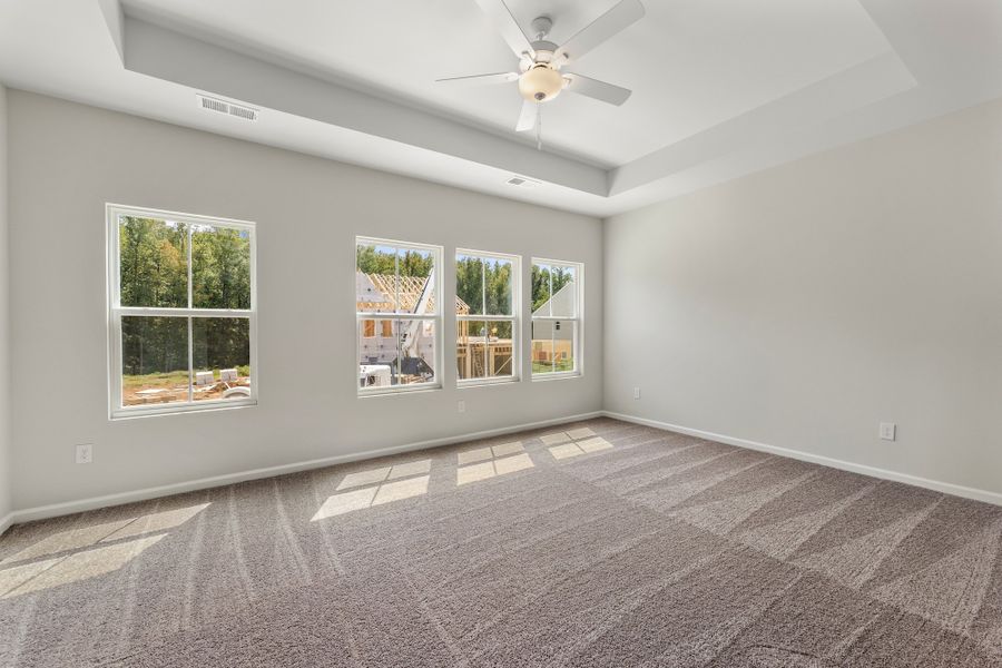 Spacious, unfurnished interior of a new home in Edwards Station, Taylors (Image 16).