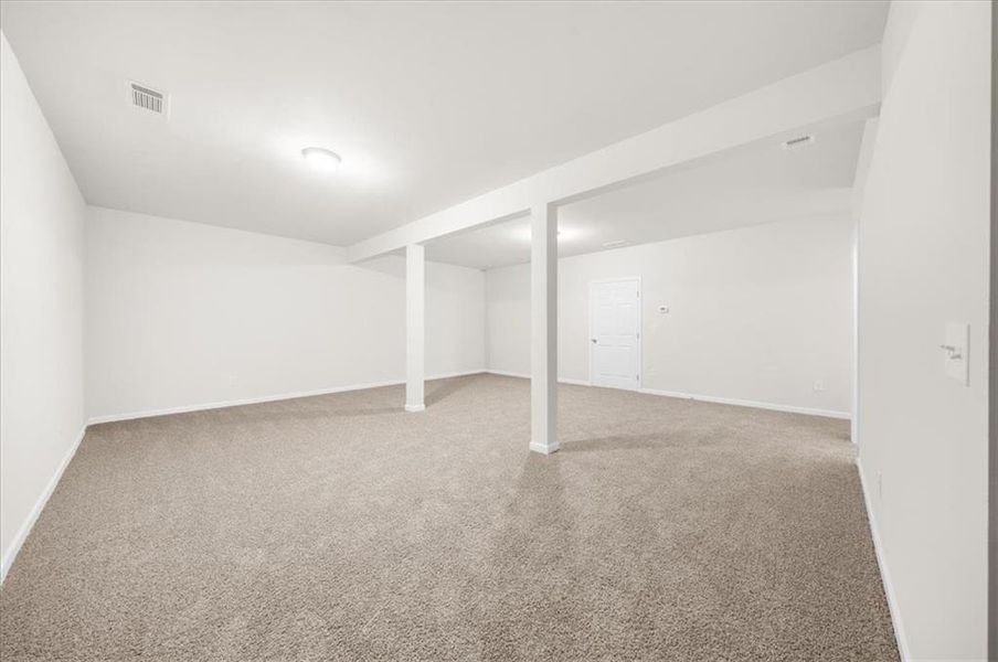 Spacious, unfurnished interior of a new home in , Gainesville (Image 34).