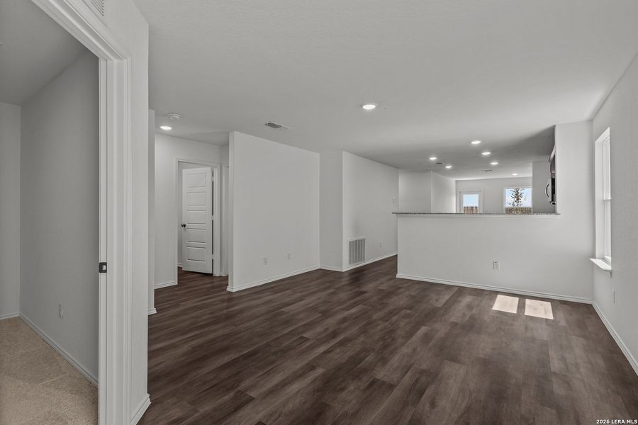 Spacious, unfurnished interior of a new home in The Overlook at Creekside, New Braunfels (Image 27).
