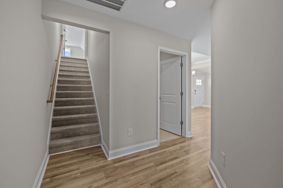 Representative unfurnished interior of a home built from the Hardy by Bill Clark Homes in Laurel Oaks, Greenville (Image 35).