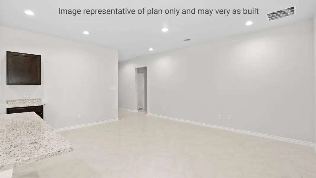 Spacious, unfurnished interior of a new home in Heritage Crossing, Corpus Christi (Image 8).