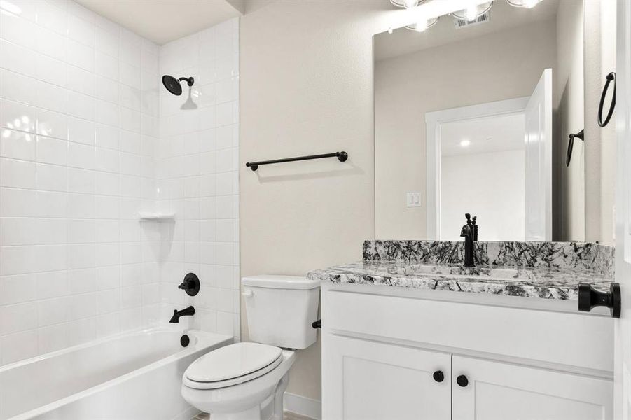 025-12408AudubonTrail-Wylie-TX-75098-Bathroom3.jpg-SMALL