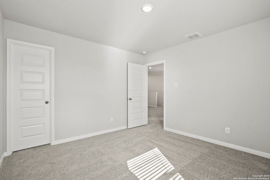 Spacious, unfurnished interior of a new home in Swenson Heights, Seguin (Image 21).