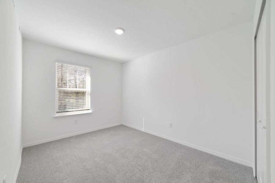 Spacious, unfurnished interior of a new home in Towns at Greenleaf, Oviedo (Image 20).