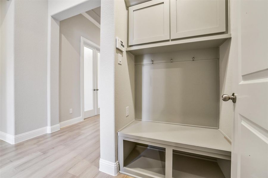 Furnished interior view inside a new home in Evergreen 60', Conroe (Image 5).