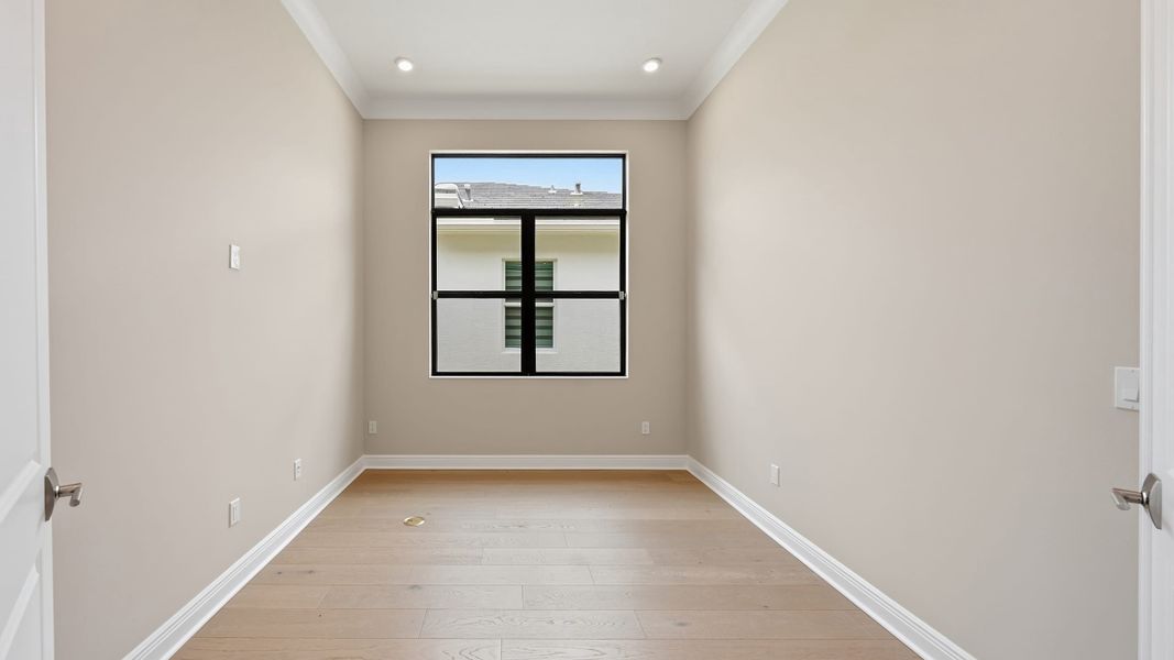 Spacious, unfurnished interior of a new home in PGA Village Verano, Port St. Lucie (Image 22).