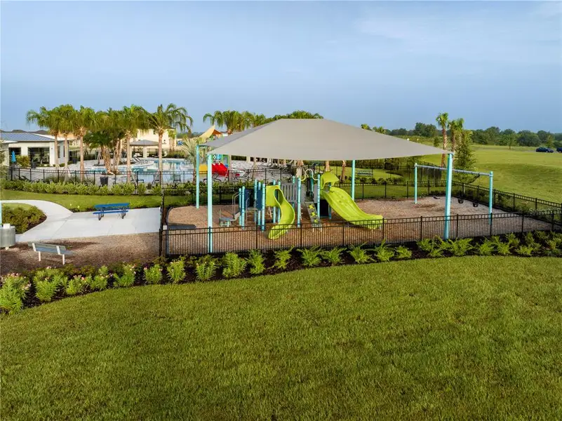 Image 10 of a home in Trinity Lakes.