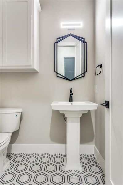 Furnished interior view inside a new home in , Weatherford (Image 12).