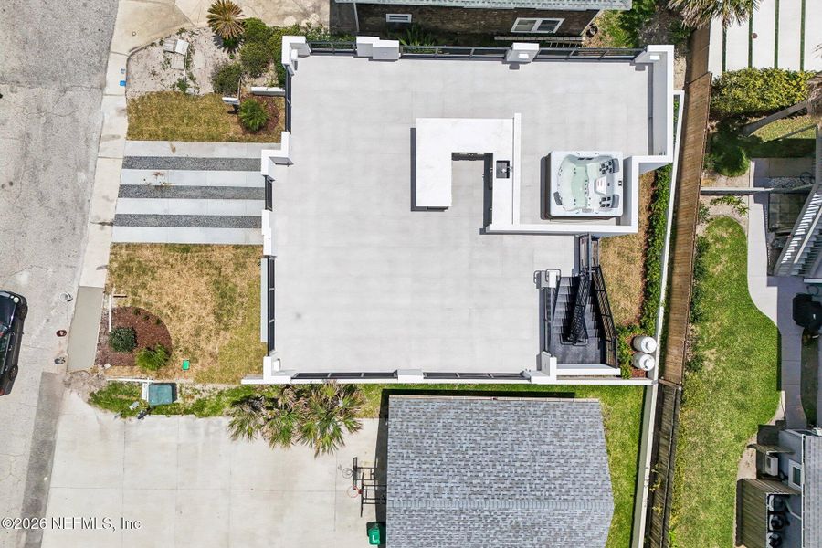 Exterior details and patio area of a home in , Jacksonville Beach (Image 33).