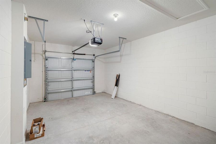 Spacious, unfurnished interior of a new home in Waterleigh, Winter Garden (Image 29).