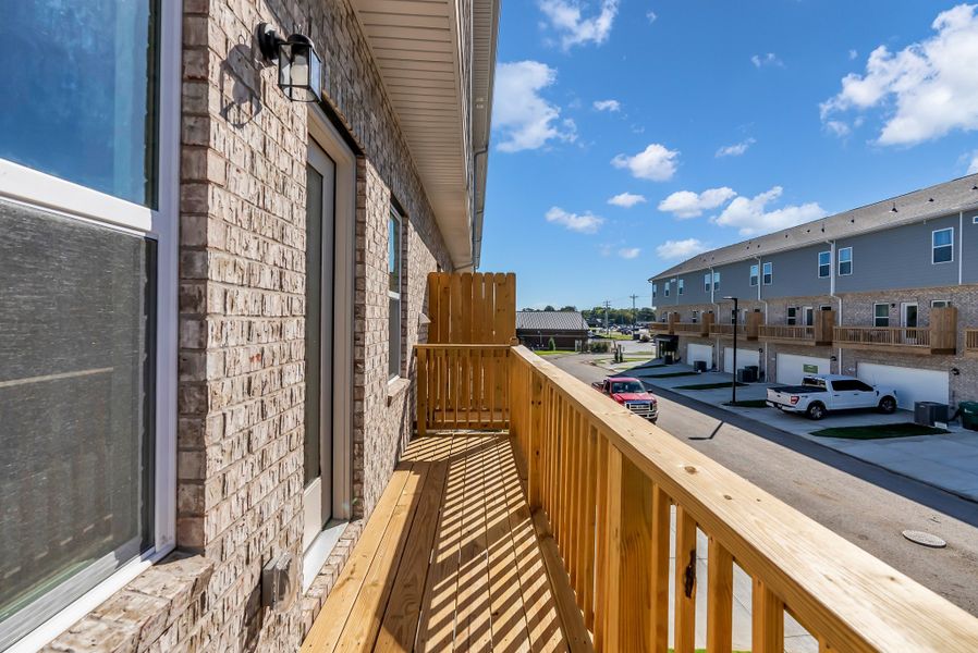 Exterior details and patio area of a home in Sweetbriar Place, Lebanon (Image 17).