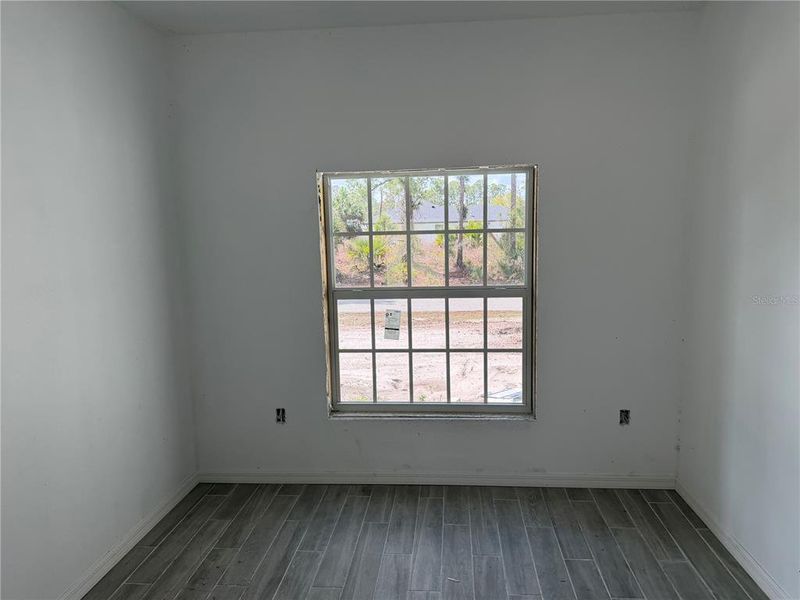 Spacious, unfurnished interior of a new home in , North Port (Image 9).