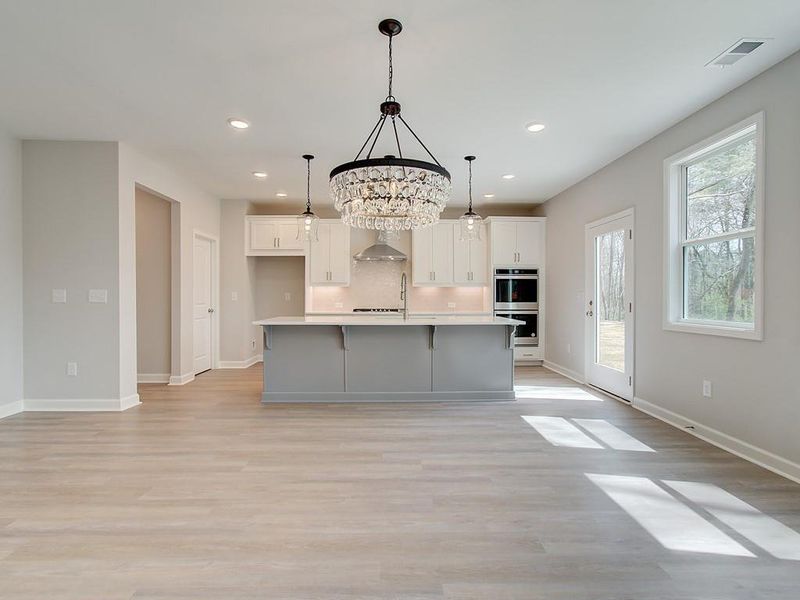 Spacious, unfurnished interior of a new home in Oak Valley Estates, Marietta (Image 12).