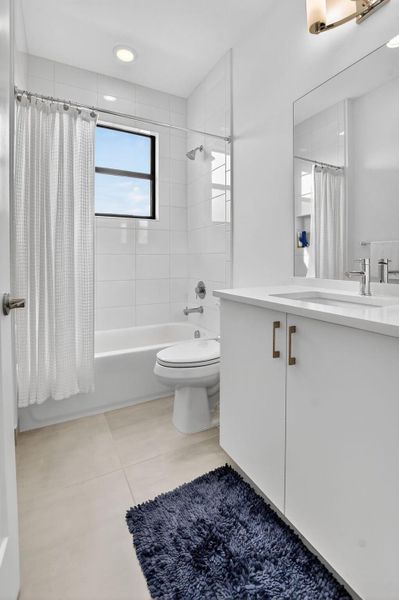 Furnished interior view inside a new home in , Boca Raton (Image 47).