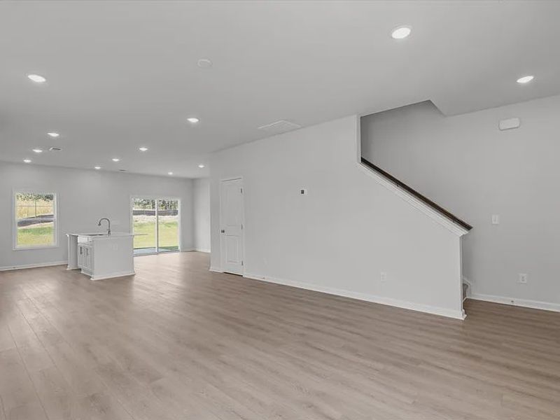 Spacious, unfurnished interior of a new home in Portrait Hills, Aiken (Image 8).