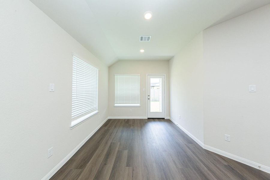 Spacious, unfurnished interior of a new home in Townsend Reserve, Splendora (Image 15).