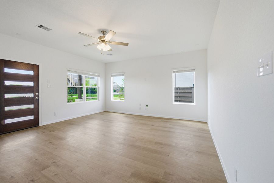 Spacious, unfurnished interior of a new home in Austin Point, Richmond (Image 24).