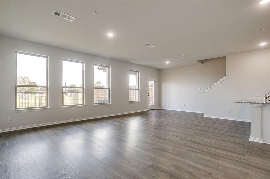 Spacious, unfurnished interior of a new home in , Mansfield (Image 14).