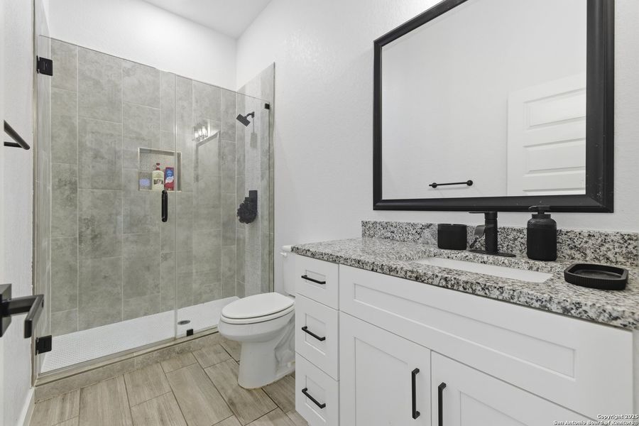 Furnished interior view inside a new home in , La Vernia (Image 13).