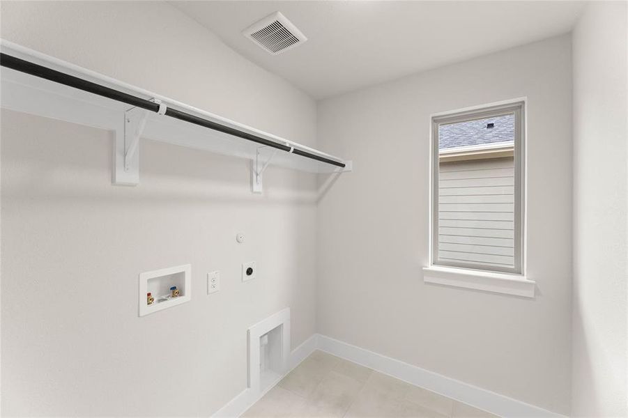 Spacious, unfurnished interior of a new home in Treeline, Justin (Image 19).