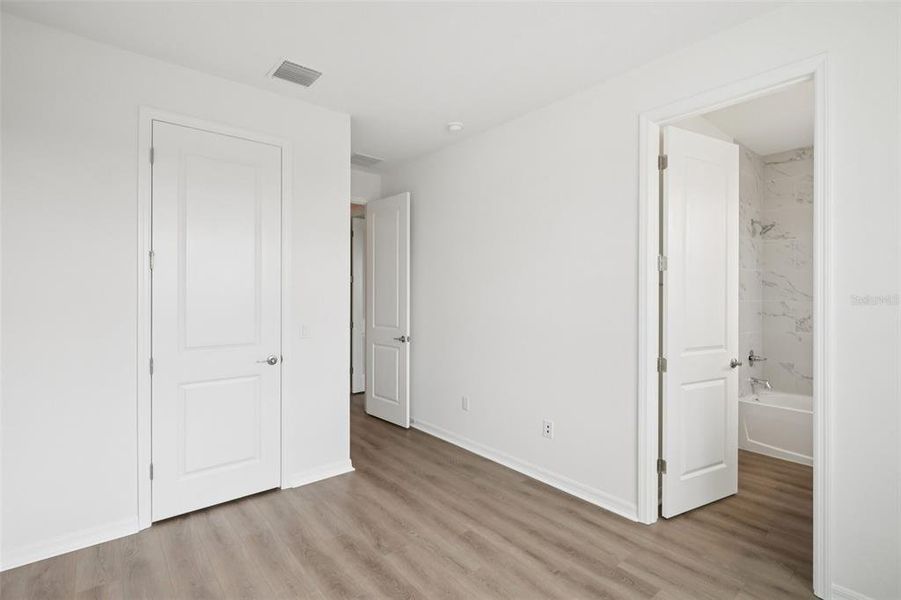 Spacious, unfurnished interior of a new home in , San Antonio (Image 39).