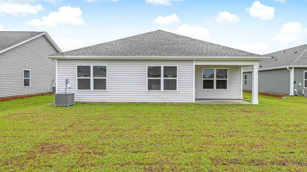 Exterior details and patio area of a home in Bella Point, Bolivia (Image 17).