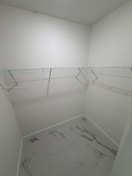Spacious, unfurnished interior of a new home in , Lehigh Acres (Image 13).
