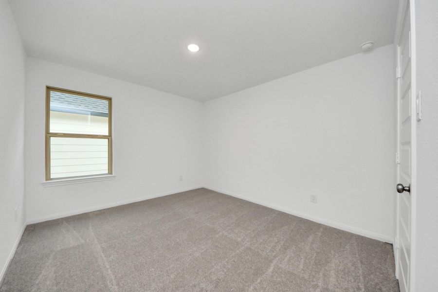 Spacious, unfurnished interior of a new home in Elyson, Katy (Image 27).