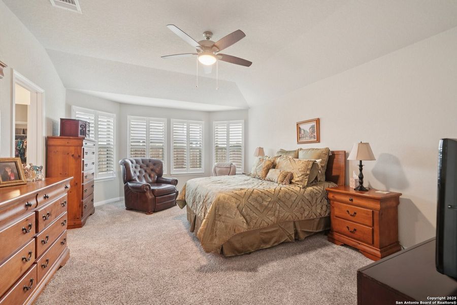 Furnished interior view inside a new home in Meyers Landing, New Braunfels (Image 17).
