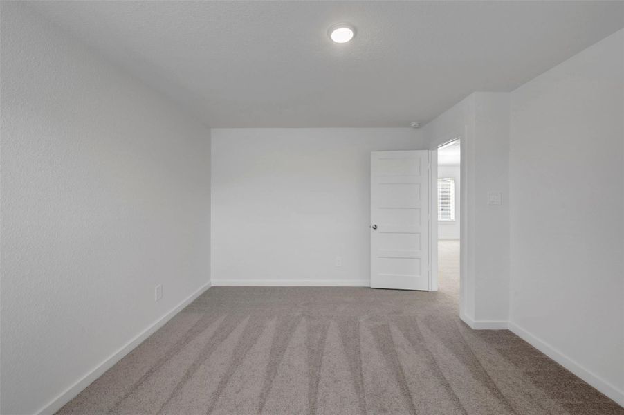 Spacious, unfurnished interior of a new home in Wildrye, Waller (Image 11).