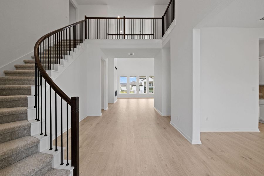 Spacious, unfurnished interior of a new home in , Leander (Image 37).