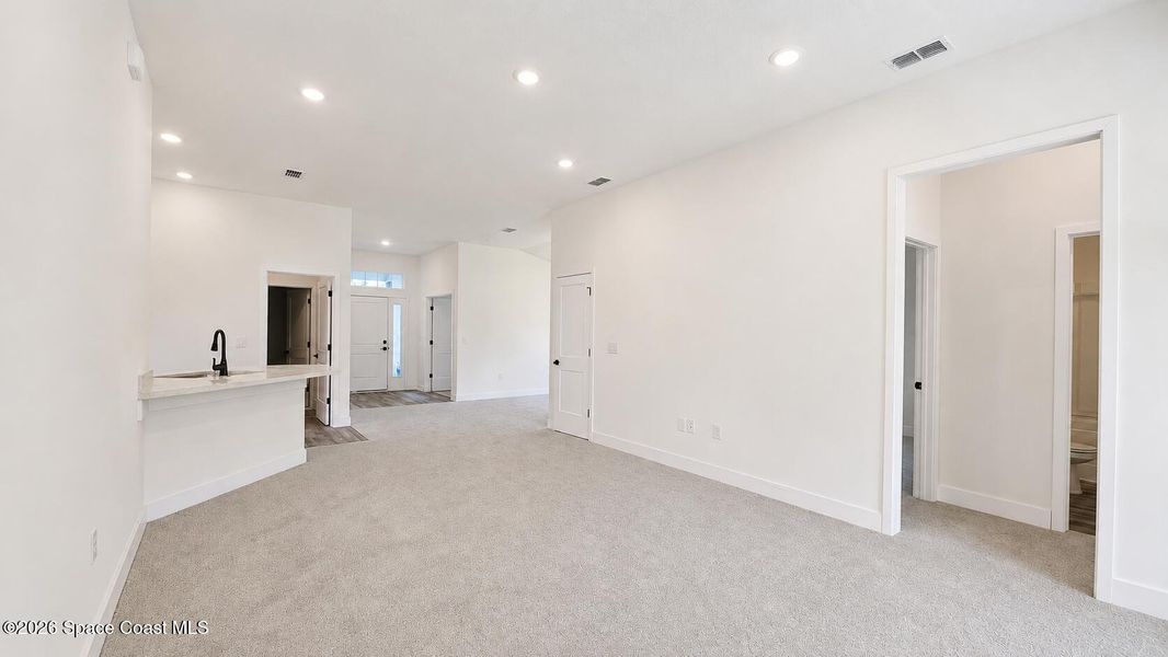 Spacious, unfurnished interior of a new home in Palm Bay, Palm Bay (Image 15).