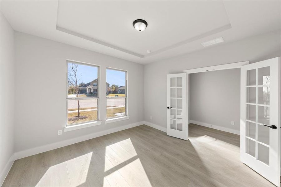 Spacious, unfurnished interior of a new home in Valencia on The Lake, Little Elm (Image 27).