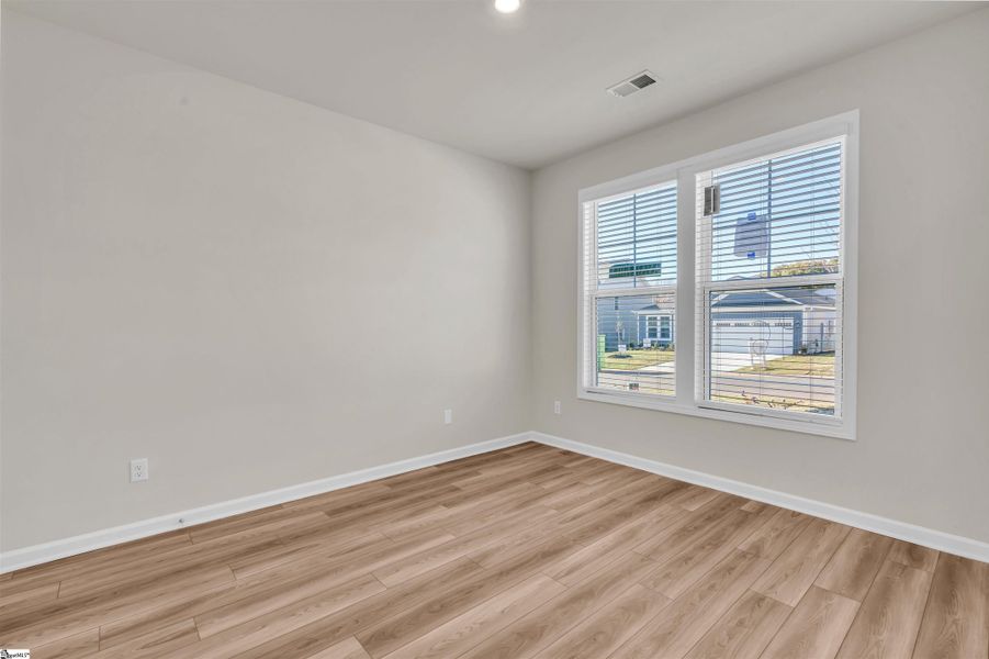 Spacious, unfurnished interior of a new home in Halton Oaks, Spartanburg (Image 13).