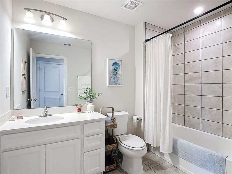 Furnished interior view inside a new home in , Davenport (Image 31).