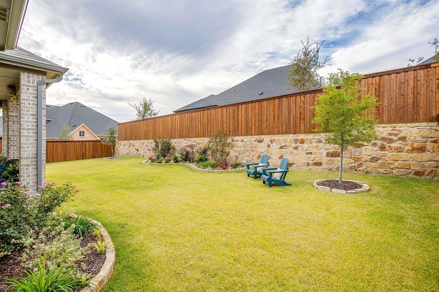 Exterior details and patio area of a home in , Fort Worth (Image 25).