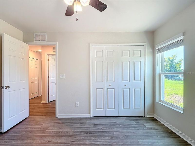 Spacious, unfurnished interior of a new home in , Cape Coral (Image 8).