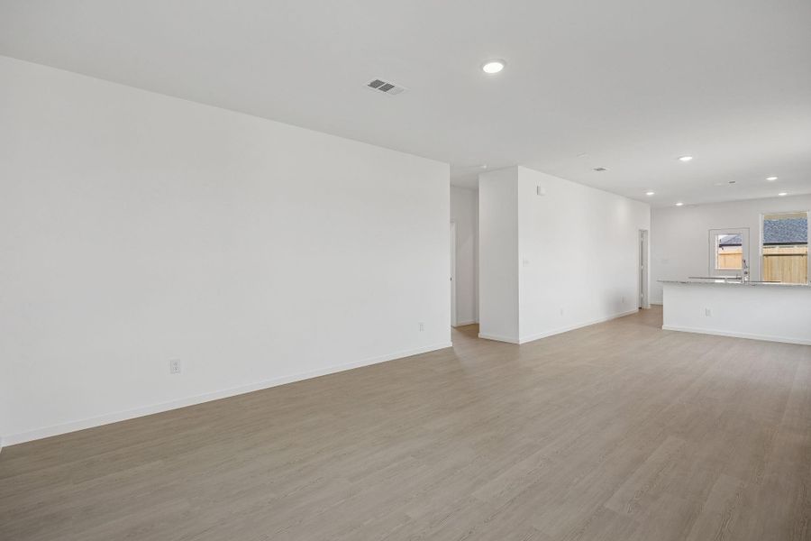 Spacious, unfurnished interior of a new home in Montgomery Bend, Montgomery (Image 22).