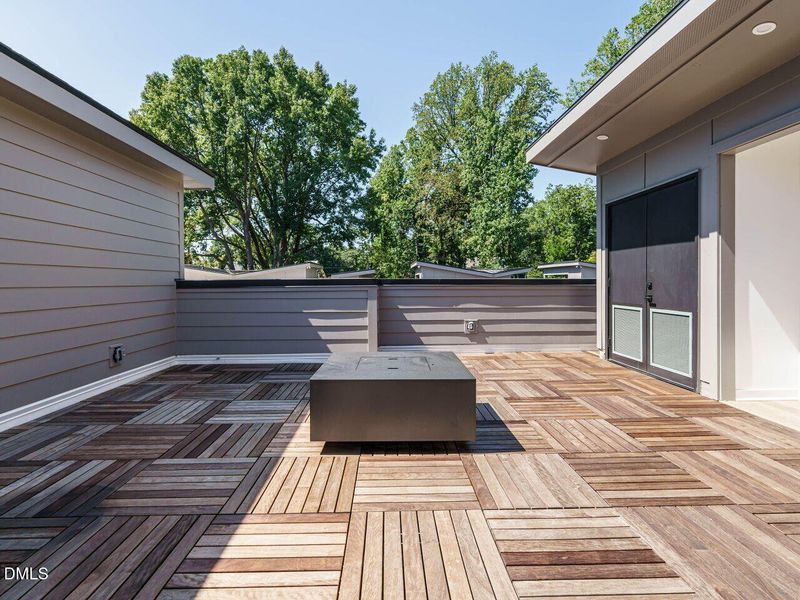 028-1280x960-rooftop-veranda