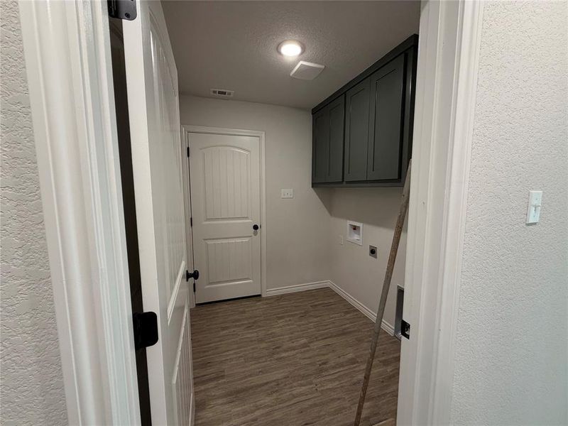 Spacious, unfurnished interior of a new home in , Springtown (Image 6).