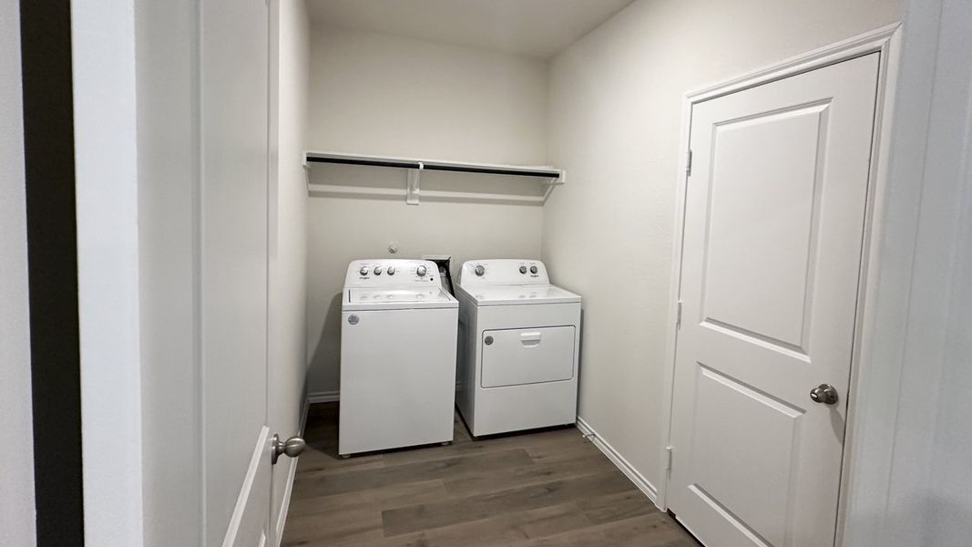 Representative furnished interior of a home built from the HANNA by D.R. Horton in Northspur, Forney (Image 13).