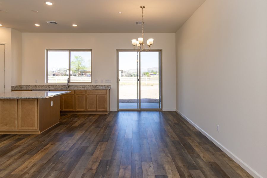 Spacious, unfurnished interior of a new home in Heritage Pointe, Chino Valley (Image 24).
