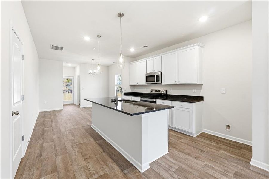 Furnished interior view inside a new home in Carolina, Palmetto (Image 10).