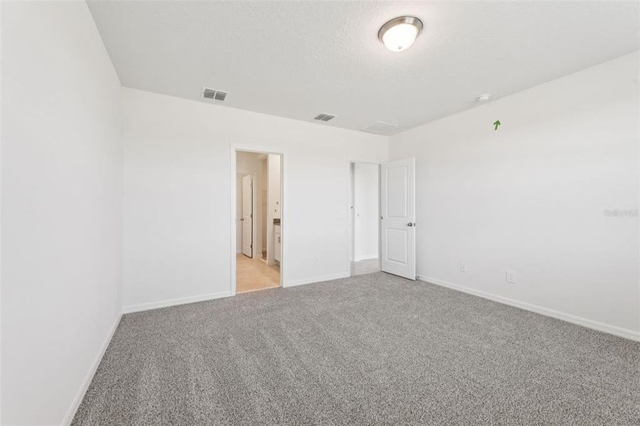 Spacious, unfurnished interior of a new home in Crosswinds - Signature Series, Haines City (Image 21).