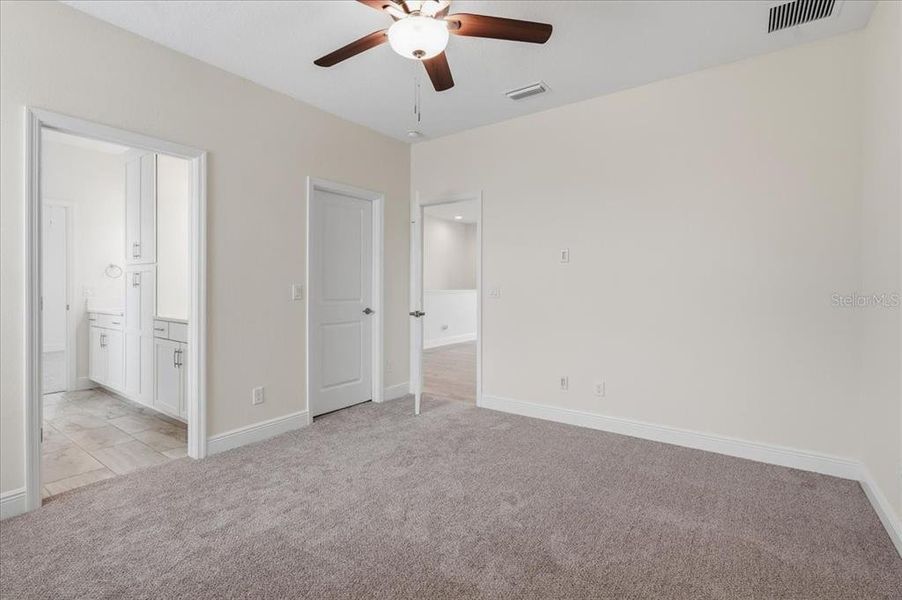 Spacious, unfurnished interior of a new home in , San Antonio (Image 42).