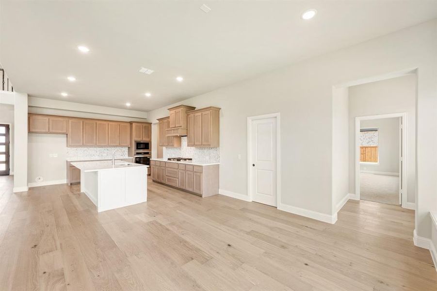 Spacious, unfurnished interior of a new home in Somerset Classic 70s & 80s, Mansfield (Image 34).