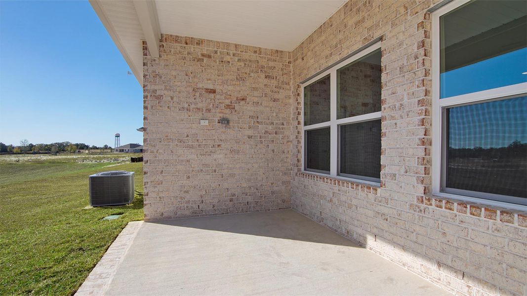 Representative exterior details of a home built from the Madison by D.R. Horton in Owl's Head Farms, Freeport (Image 3).