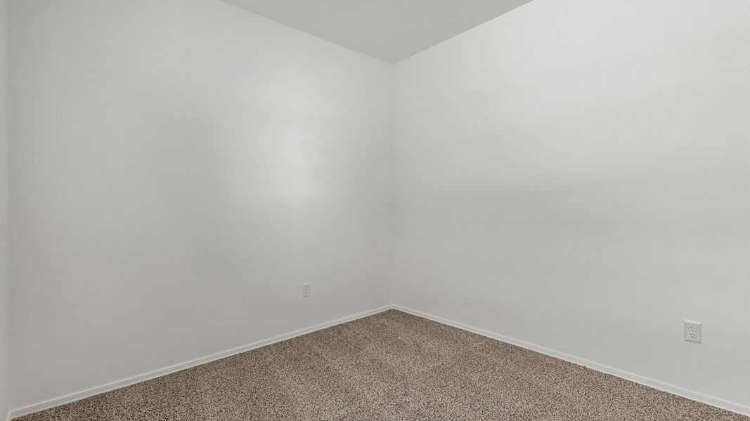 Spacious, unfurnished interior of a new home in Barnett Village, Marana (Image 38).