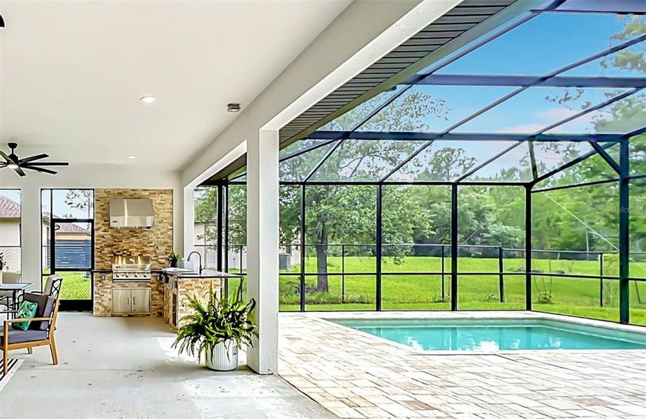 Exterior details and patio area of a home in , Orlando (Image 27).